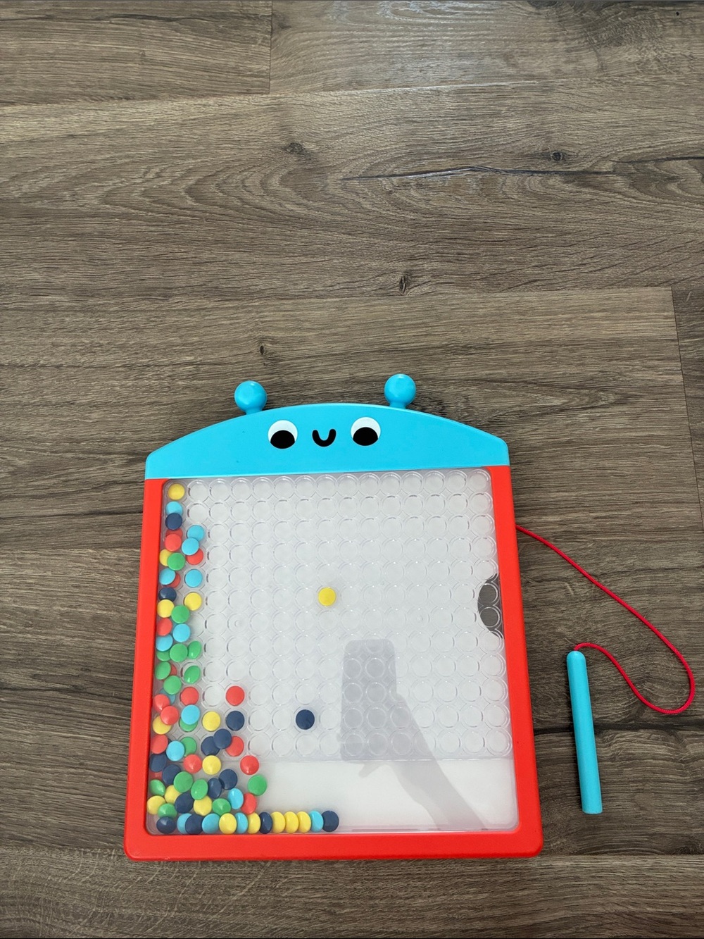 Giggle Scape Kids Magnetic Peg Board Toy